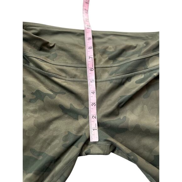 Lululemon Run Inspire Crop II *All Luxtreme Savasana Camo Fatigue Green SZ 6 EUC - Picture 11 of 12
